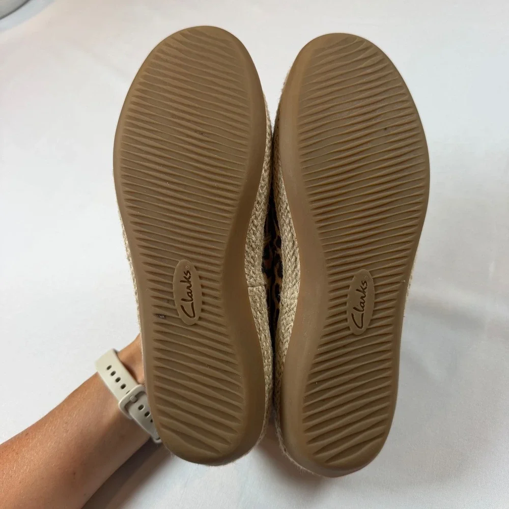 Clarks Collection Danelly Sky Leopard Print Espadrille Flats Brown Tan 8.5 M